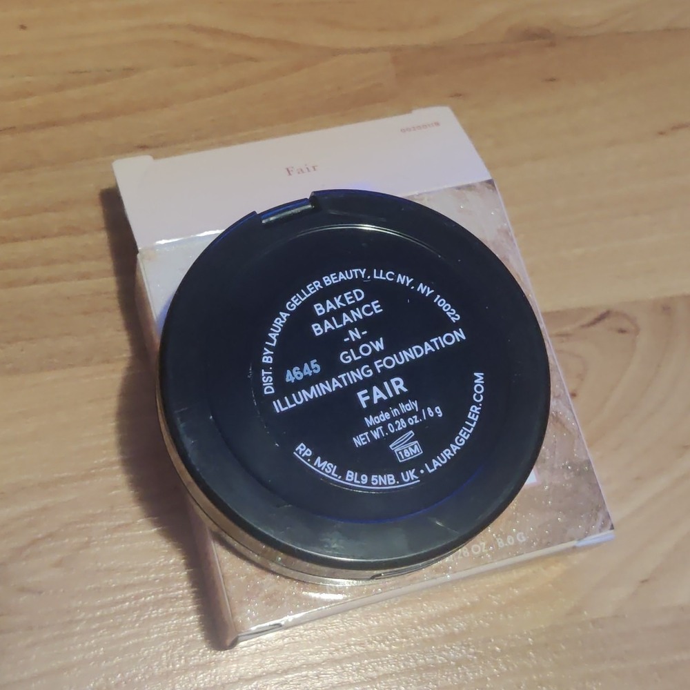 Laura Geller Baked Balance-N-Glow Illuminating Foundation FAIR .28oz / 8g - Picture 3 of 3